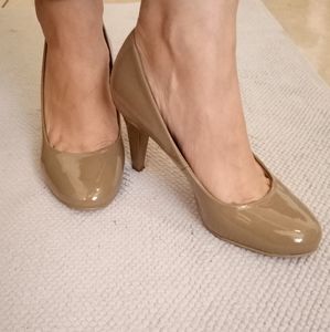 Merona taupe color size 5 1/2